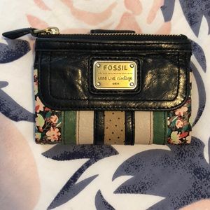 Floral fossil wallet with double change purse